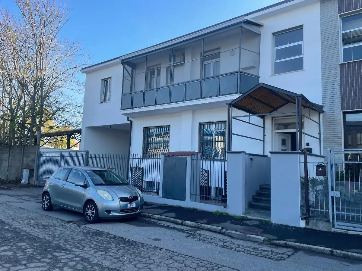 Roberta House Rozzano -1 Apartment